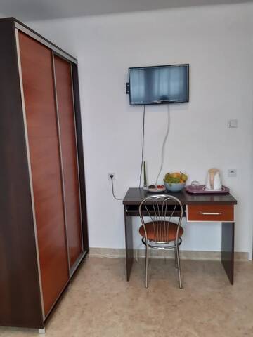 Фото номера Одноместный номер с общим душем и туалетом Отель Hotel Metalowiec г. Сталёва-Воля 6
