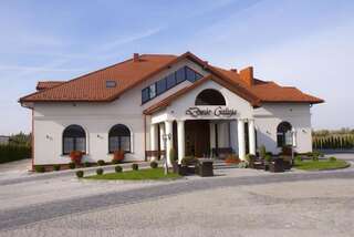 Фото Отель Hotel Dwór Galicja г. Сталёва-Воля